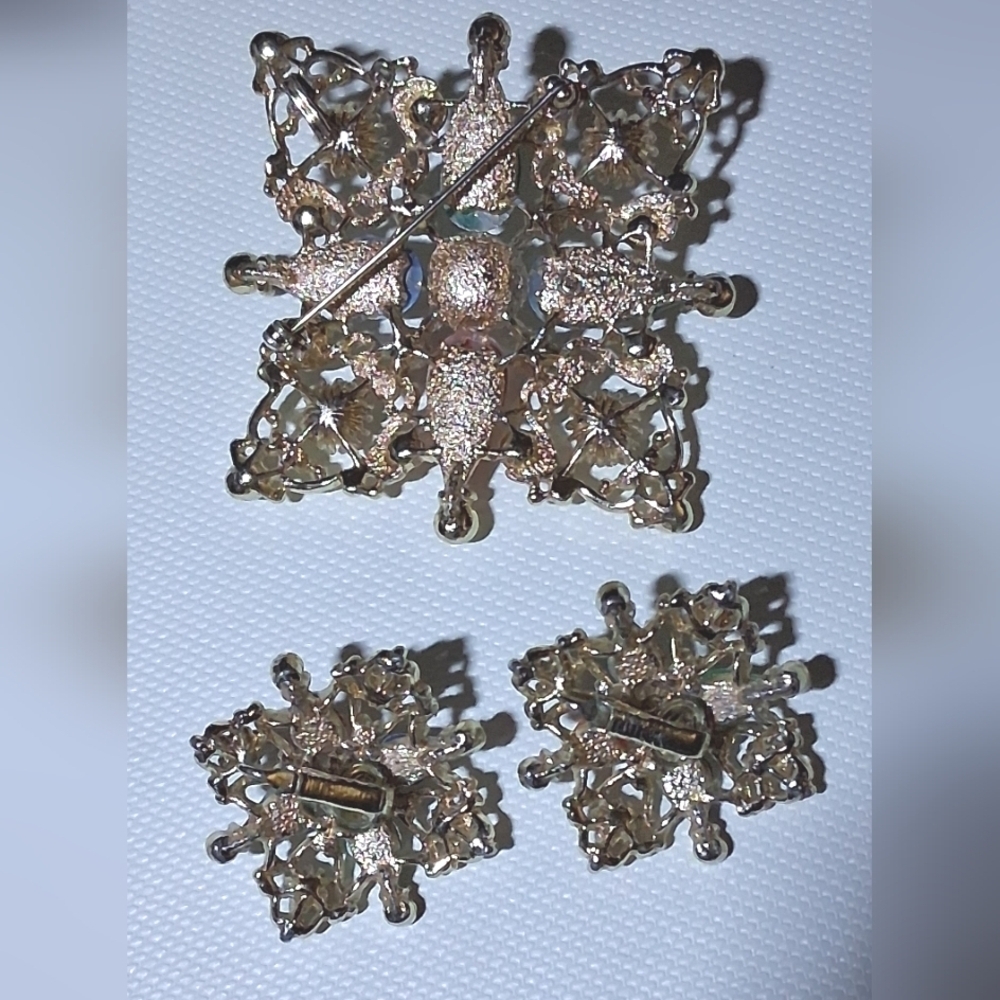 * Vintage Sarah Coventry Maltese Cross Brooch Pin & Earrings SET - Picture 3 of 7